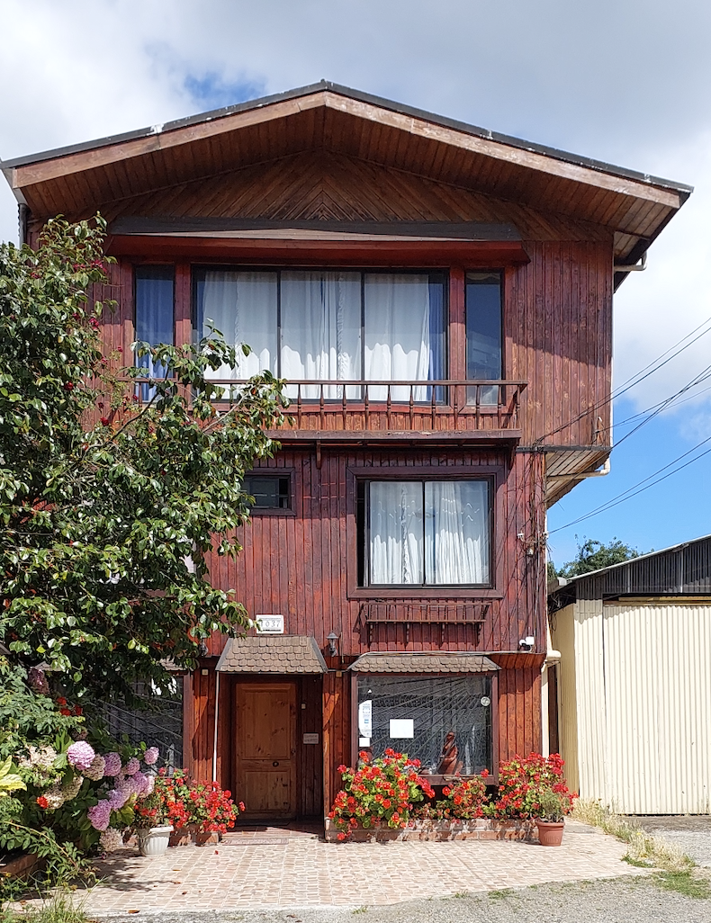 Hostal - Pérez Rosales